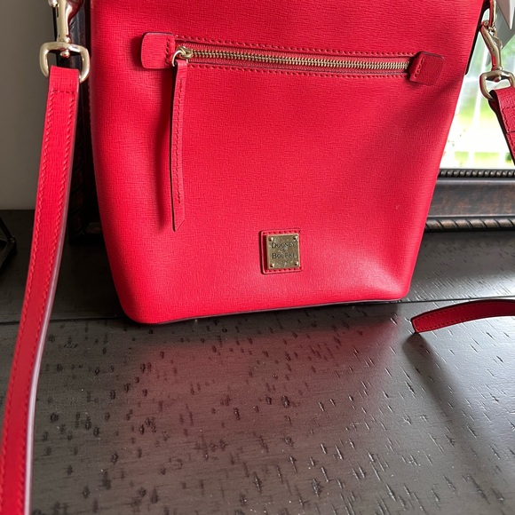 EUC Dooney Red Crossbody purse - Picture 11 of 11